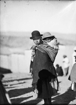 Bolivianerin mit Kind (Sammlung Richard Wegner 1869/1931 – Forschungsreise zum Sonnentor von Tiahuanaco 1927-1929)