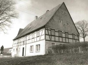 Neuhausen-Cämmerswalde, Hauptstraße 129. Dreiseithof. Wohnstallhaus