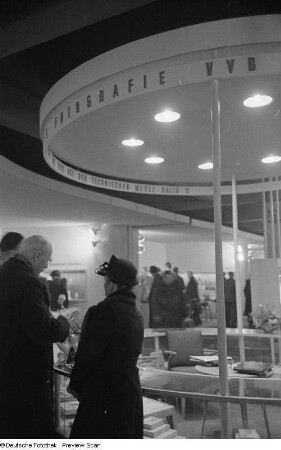 Messestand der VVB (Vereinigung Volkseigener Betriebe) Fotografie