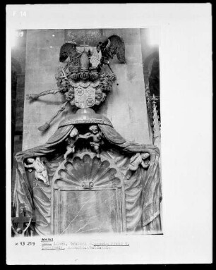 Grabmal des Erzbischofs Anselm Franz von Ingelheim: Baldachin