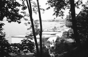 Wallhausen: Vom Waldhang auf Bungalows