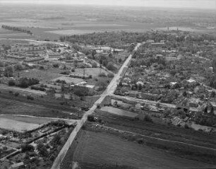 Luftaufnahme, Blick von Nord-Osten auf das Randgebiet an der Säntisstraße. Berlin-Mariendorf, Marienfelde, Säntisstraße