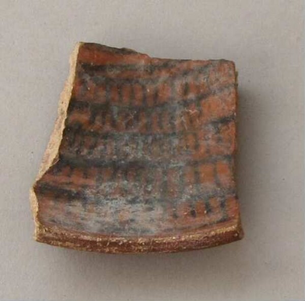 Fragment eines Tongefäßes