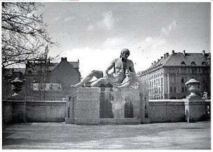 Fischer, Theodor; München; Luitpoldbrücke (Prinzregentenbrücke) - Skulptur