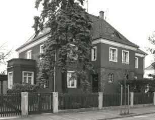 Radebeul, Goethestraße 33/31. Doppelwohnhaus (bezeichnet 1928)