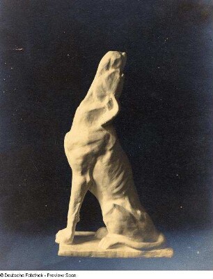 Albumseite : Etha Richter. Plastik. Ursula Richter. Werkstätte für Lichtbildkunst (Winckelmannstraße 29 II, Dresden-A. 24, Fernruf 41496)