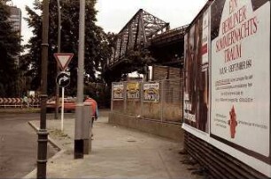 Berlin: Hochbahnbrücke über Landwehrkanal und Trebbiner Straße