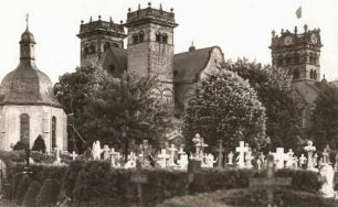 Trier. Benediktinerabtei Sankt Matthias (1124/1148). Ansicht über den Kirchhof