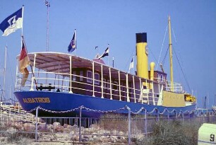Damp: Flüchtlingsdampfer "Albatros"
