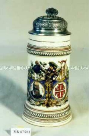 Bierkrug mit Zinnmontierung, mit Wappen der Turnerschaft und Bildnis von Ludwig Jahn