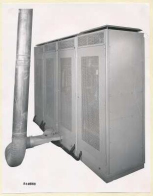 Fernsehsender HF 2832 , Schrankkombination, Rückseite geschlossen, Foto 1954