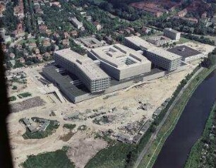 Luftaufnahme, Blick von Süd-Westen auf das Klinikum Steglitz der Freien Universität (Universitätsklinikum Benjamin Franklin). Berlin-Lichterfelde, Hindenburgdamm 30