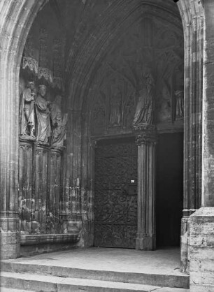 Das Südportal von Notre Dame mit Vorhalle