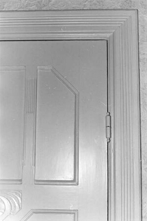 Lübecker Straße (2): Bauernhof: Wohnhaus: Innenansicht: Flur: Zimmertür, Detailaufnahme
