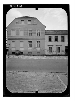 Kremmen, Schloßdamm. Wohnhaus. Straßenfront