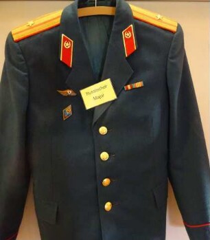 Uniform Sowjet Jacke, Hose, Hemd u. Krawatte Offizier, Major