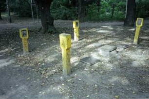 Berlin-Pankow : In Berlin-Pankow, Schlossallee; siehe auch …