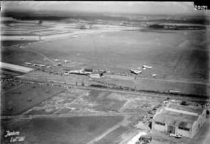 Dessau-Roßlau-Kleinkühnau, Flugplatz (Rekordflug Johann Risticz mit einer Junkers W 33)