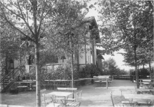 Cossebaude (Dresden-Cossebaude), Parkweg 15. Restaurant "Parkschenke". Gästegarten