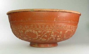 Schale aus Terra Sigillata mit Stempelverzierungen