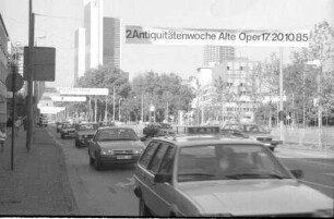 Frankfurt: Friedrich-Ebert-Anlage, mit Transparent