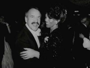 Presseball 82, R. W. Timm [mit einer Frau]
