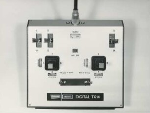 Grundig Funk-Fernsteuergerät für Modellflugzeug-Sport "TX 14" von C. W. Voltz