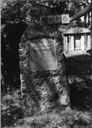 Grabstein 1596 [Hahn S. 38 Grab-Nr. 2338]