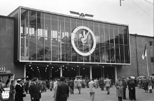 Basel: Neue Messehalle, Frontalansicht