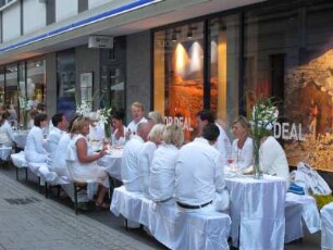 Diner en blanc