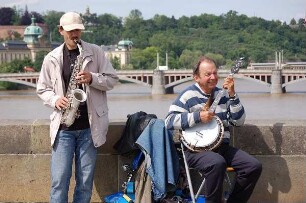 Prag - Musiker auf der Karlsbrücke : Jazz-Musiker auf der Karlsbrücke in Prag, aufgenommen 2006