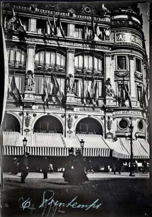 Paris. Les Magasins Printemps, von der Rue du Havre aus gesehen