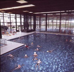 Bad Orb. Leopold-Koch-Bad. Blick in die Schwimmhalle