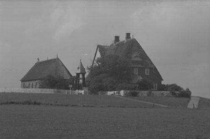 Hallig Hooge: Warft mit Kirche