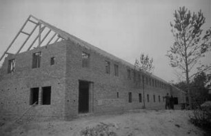 Eröffnung der Friedrich-Wolf-Oberschule in Boock / Kreis Uecker-Randow (Mecklenburg) : Außenansicht des Rohbaus