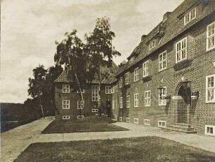 Altona-Bahrenfeld, Burgstraße, Sarlingheim, Mittelbau mit linkem Flügel