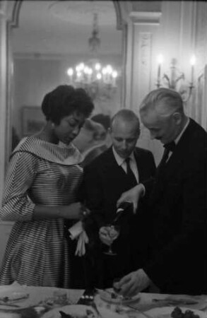 Donaueschingen: Donaueschinger Musiktage; Schloss; Gloria Davy und Hans Werner Henze