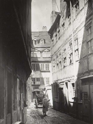 Leipzig, Haus zum Kranich : Leipzig. Wohn-und Geschäftshaus "Haus zum Kranich" (um 1540 begonnen), Brühl 15. Hofansicht