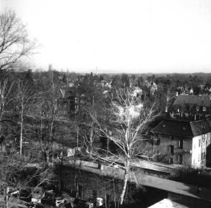 Dresden-Klotzsche. Blick nach Nordwest vom Turm der 82. Oberschule, Gertrud-Caspari-Straße