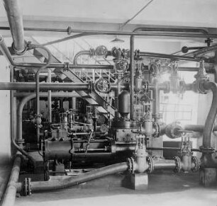 Pumpenstation : Technikgeschichte | Technologie | Erdölindustrie | Tankanlage Neuhof bei Hamburg | Deutsche Erdöl AG