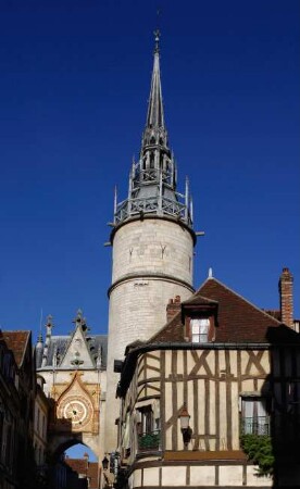 Frankreich. Bourgogne. Yonne. Auxerre. Tour de l Horloge. Uhrenturm. Wahrzeichen