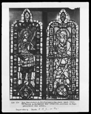 Fenster Triforium, I, Felder: Sankt Georg mit Helmzier der Löbel und Sankt Andreas mit Wappenschild der Löbel