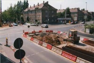Dresden-Seidnitz, Rennplatzstraße/Ecke Bodenbacher Straße. Straßenbaustelle, 1995