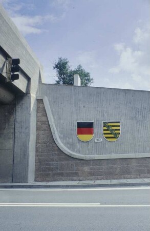Tunnel Mosel, Portal