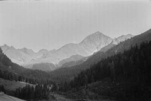 Bergmassiv : Bergmassiv in den Alpen.