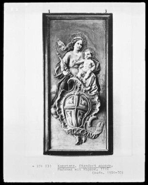 Madonna mit Wappen