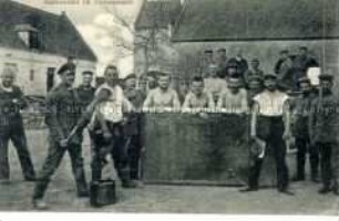 Soldaten beim Baden
