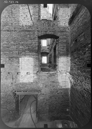 Bad Muskau. Ruine des Neuen Schloßes. Teilansicht