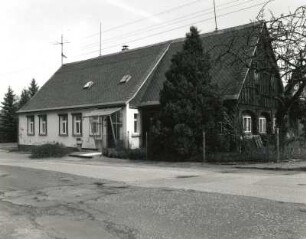 Ebersbach-Neugersdorf, Wiesenstraße 37. Wohnhaus (1801/1850)