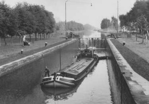 Schleusungswelle in Schleuse Venhaus/Dortmund-Ems-Kanal